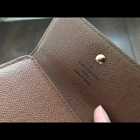 Authentic Louis Vuitton Compact wallet in Monogram - Picture 5 of 8